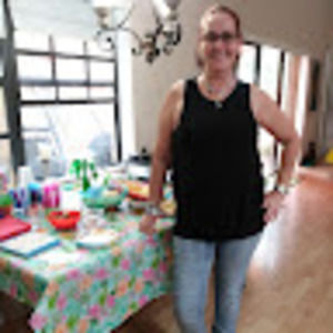 Meet your Posher, Delia